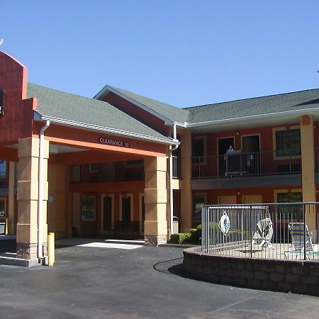 Days Inn By Wyndham Marietta White Water Exterior foto