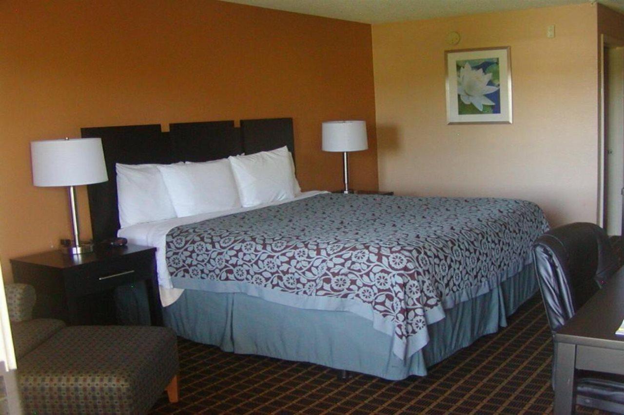 Days Inn By Wyndham Marietta White Water Exterior foto